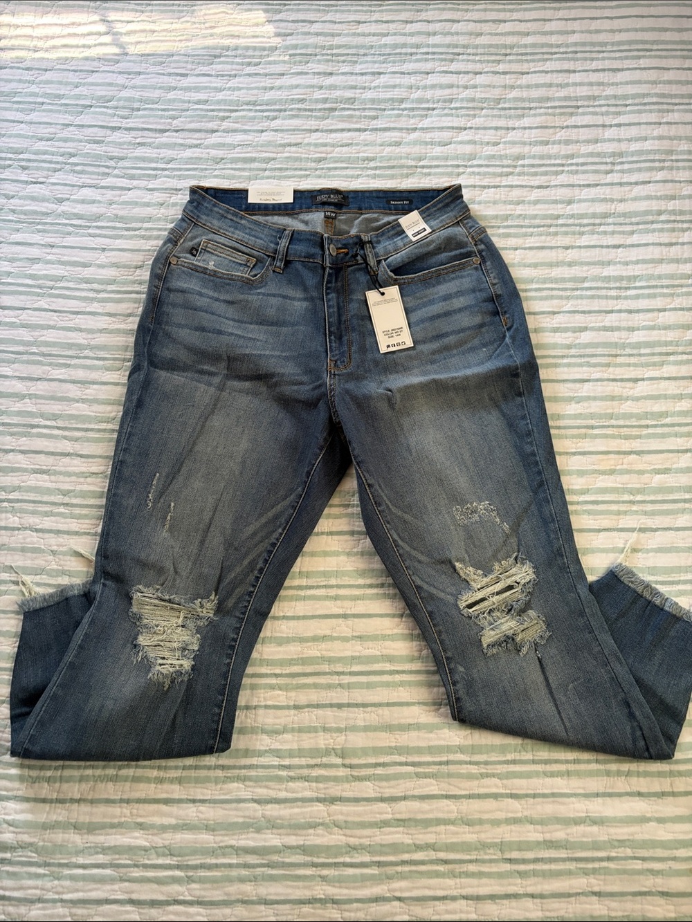 Judy Blue Distressed Mid Blue Straight Leg Women’s Jeans Skinny Fit